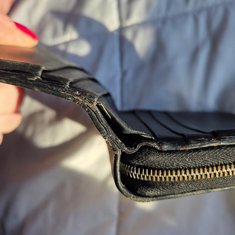 Authentic Vintage CELINE Macadam Pattern Round Zipper Vintage Bi-Fold Wallet - Picture 9 of 12